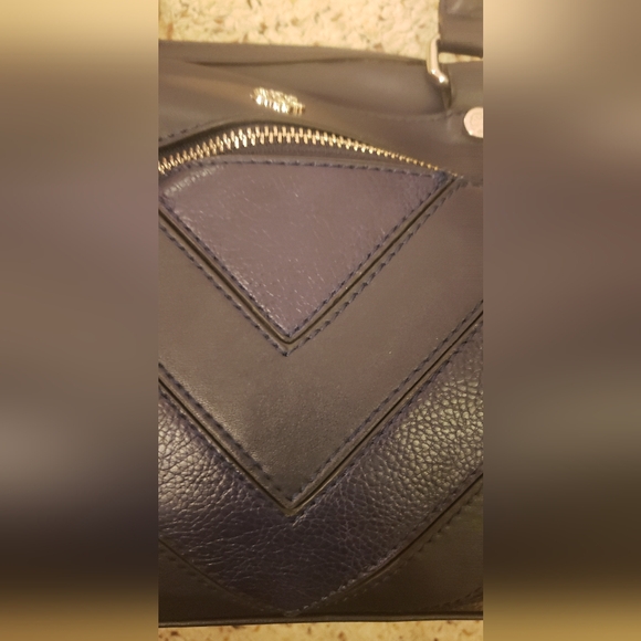 navy purse - Picture 6 of 7